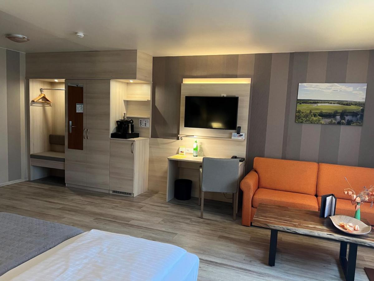 Landhotel Felchow ภายนอก รูปภาพ